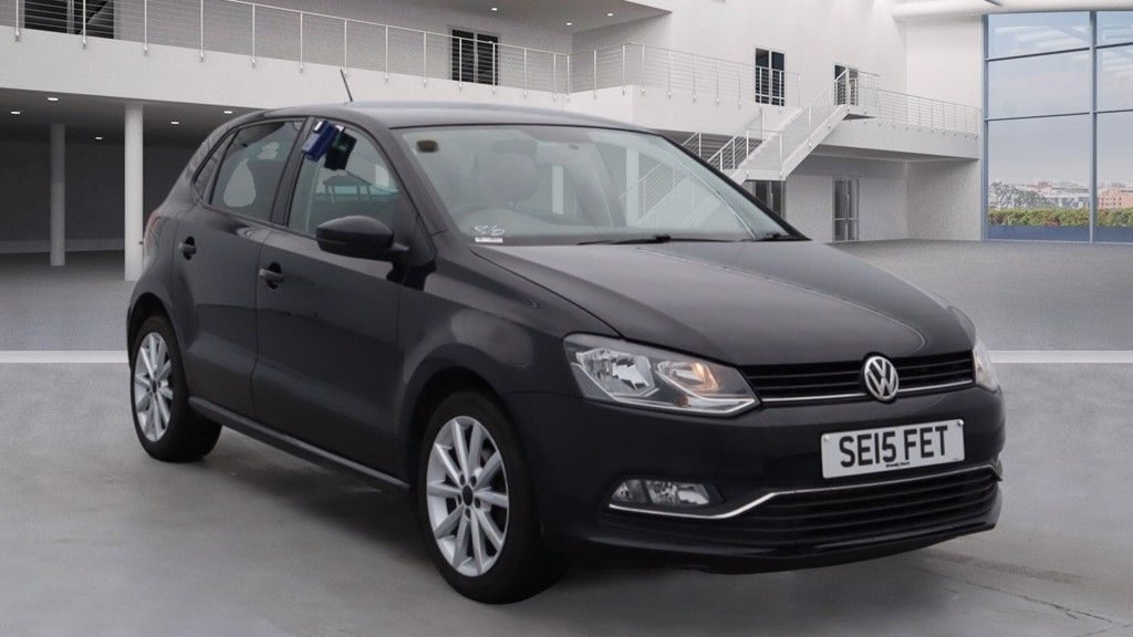 Used_2015_BLACK_VOLKSWAGEN_POLO_1