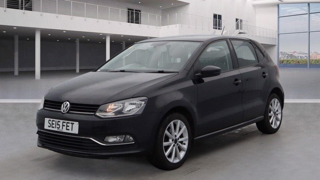 Used_2015_BLACK_VOLKSWAGEN_POLO_1