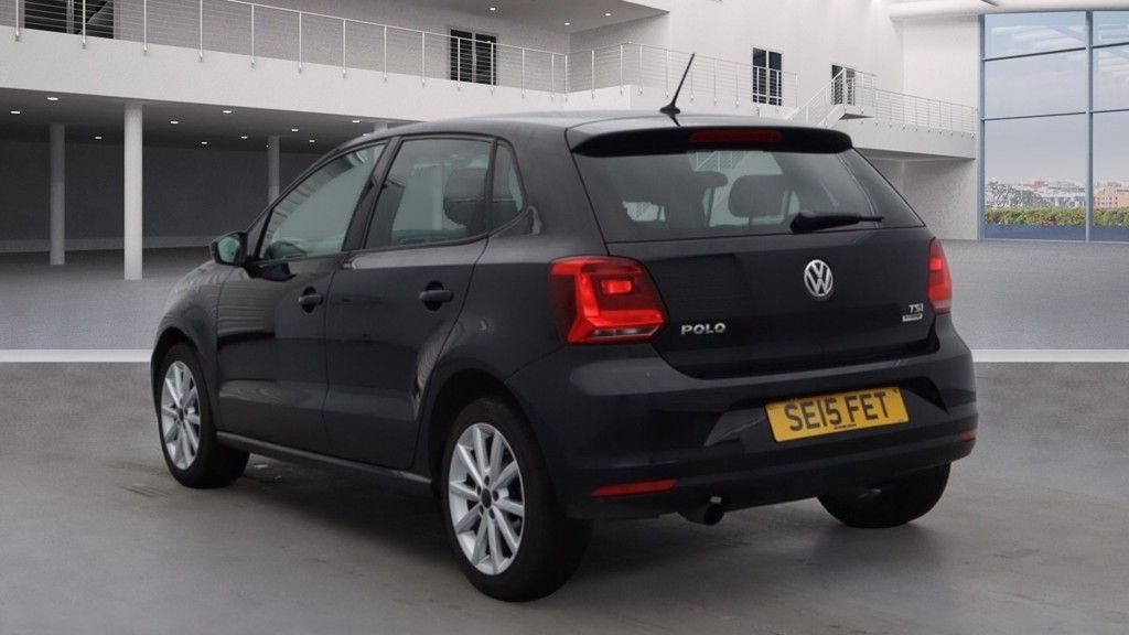 Used_2015_BLACK_VOLKSWAGEN_POLO_1
