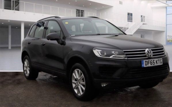 Used 2015 BLACK VOLKSWAGEN TOUAREG Estate 3.0 V6 ESCAPE TDI BLUEMOTION TECHNOLOGY 5d AUTO 259 BHP (reg. 2015-11-06) for sale in Stretford
