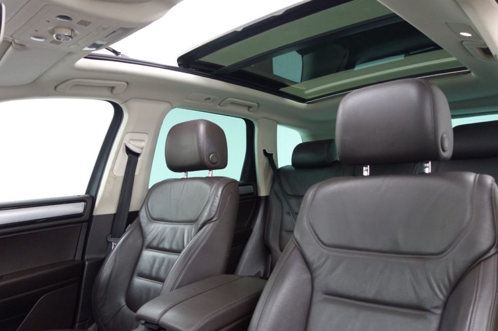 Used_2015_BLACK_VOLKSWAGEN_TOUAREG_3