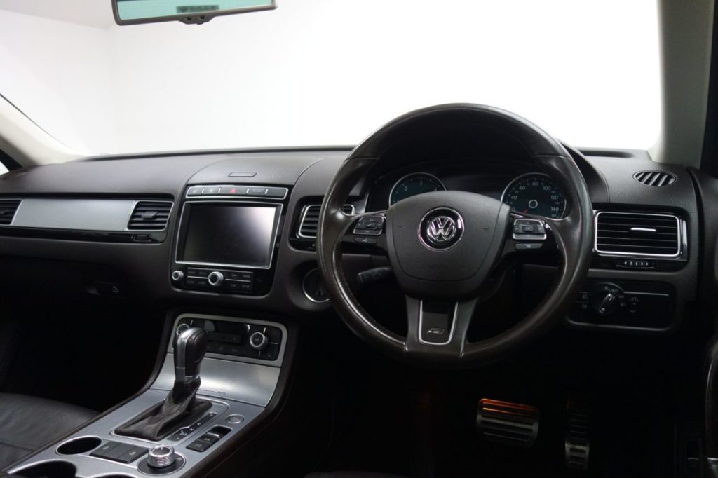 Used_2015_BLACK_VOLKSWAGEN_TOUAREG_3
