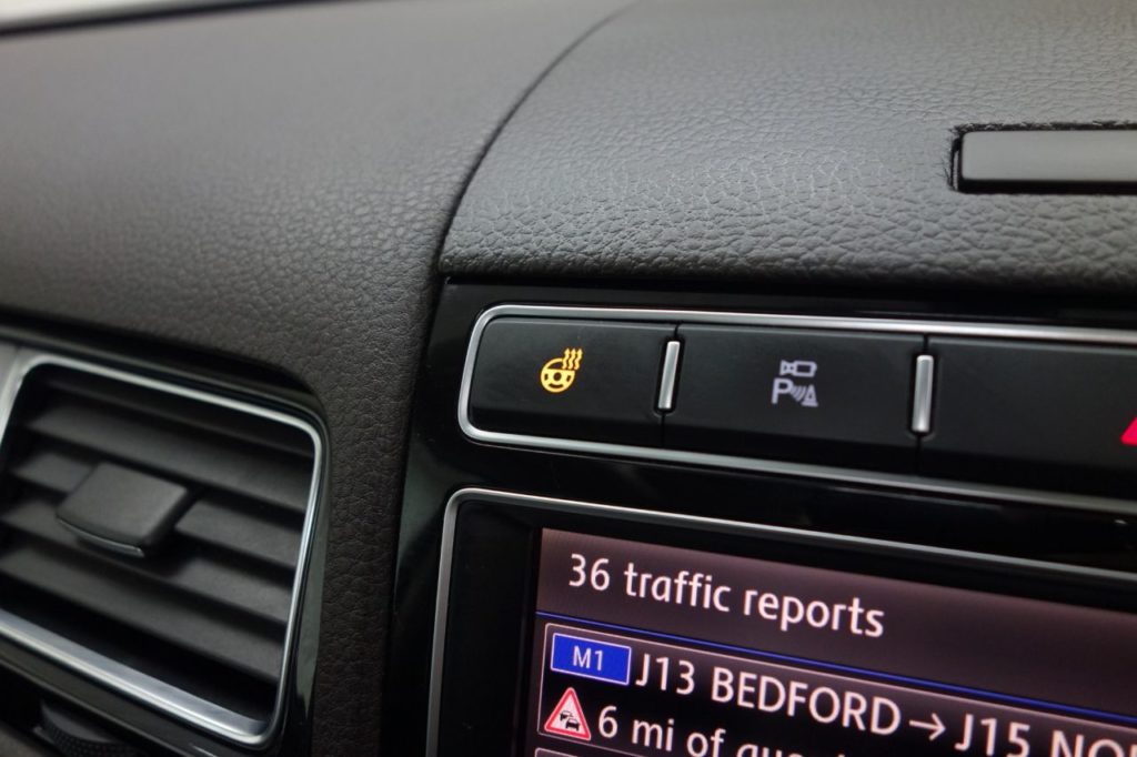 Used_2015_BLACK_VOLKSWAGEN_TOUAREG_3