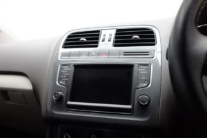 Used_2015_SILVER_VOLKSWAGEN_POLO_1