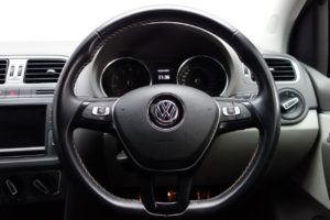 Used_2015_SILVER_VOLKSWAGEN_POLO_1