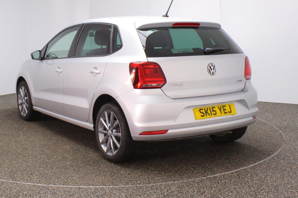 Used_2015_SILVER_VOLKSWAGEN_POLO_1