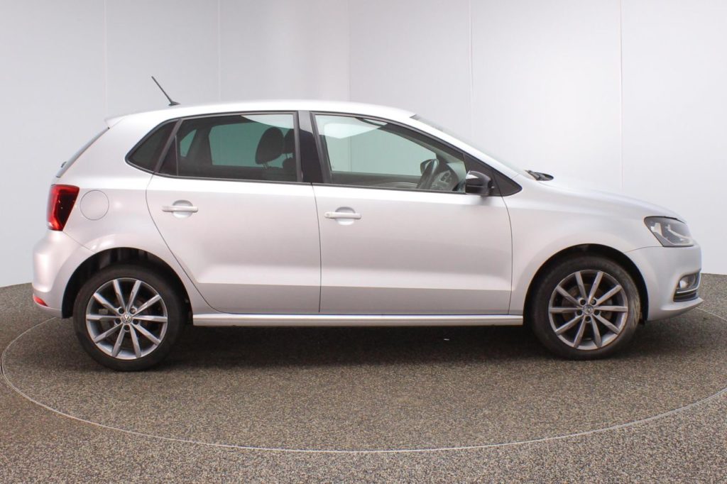 Used_2015_SILVER_VOLKSWAGEN_POLO_1