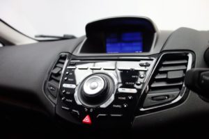 Used_2016_WHITE_FORD_FIESTA_1