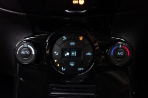 Used_2016_WHITE_FORD_FIESTA_1