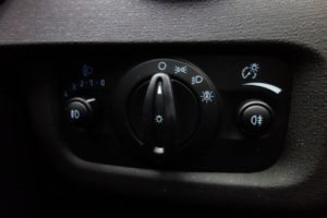 Used_2016_WHITE_FORD_FIESTA_1