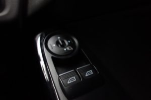 Used_2016_WHITE_FORD_FIESTA_1