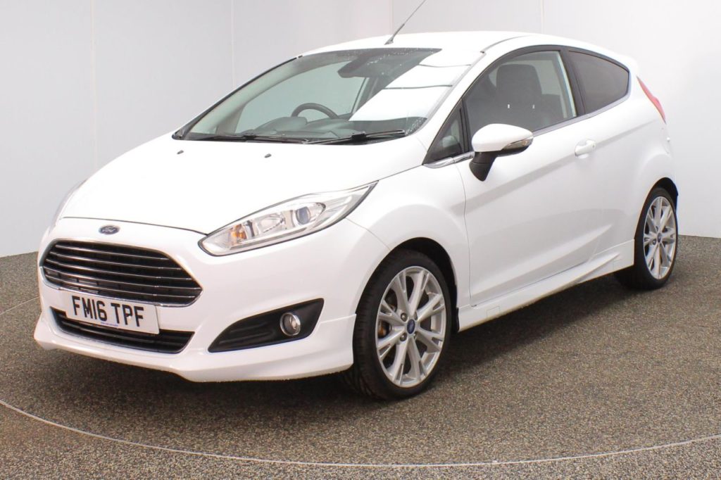 Used_2016_WHITE_FORD_FIESTA_1
