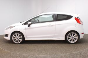 Used_2016_WHITE_FORD_FIESTA_1