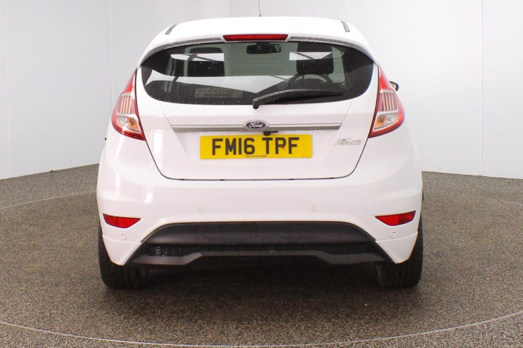 Used_2016_WHITE_FORD_FIESTA_1