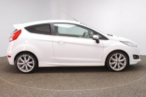 Used_2016_WHITE_FORD_FIESTA_1
