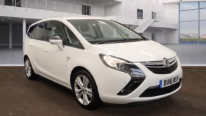 Used 2016 WHITE VAUXHALL ZAFIRA TOURER MPV 1.4 SRI 5d 138 BHP (reg. 2016-03-29) for sale in Failsworth