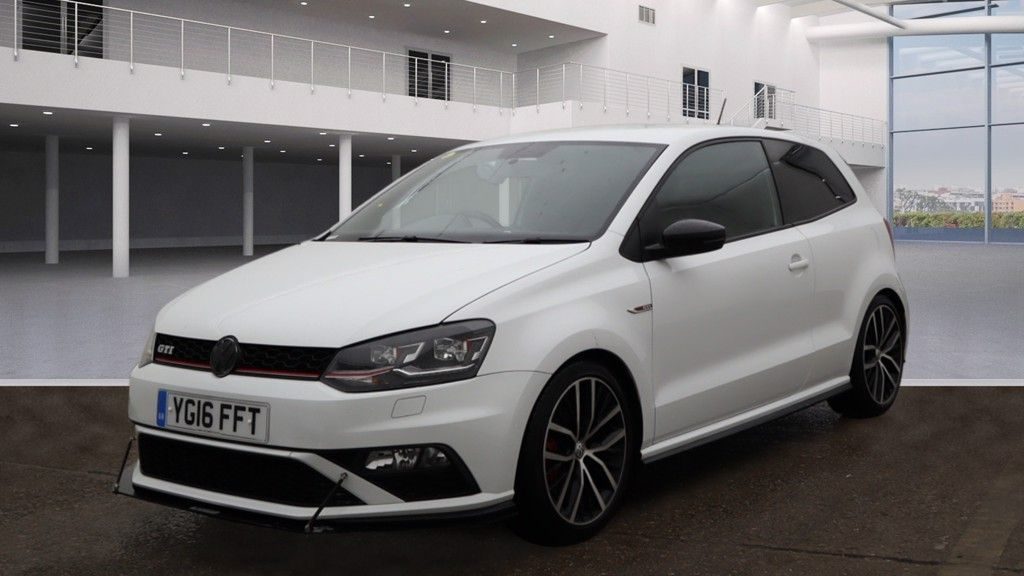 Used_2016_WHITE_VOLKSWAGEN_POLO_1