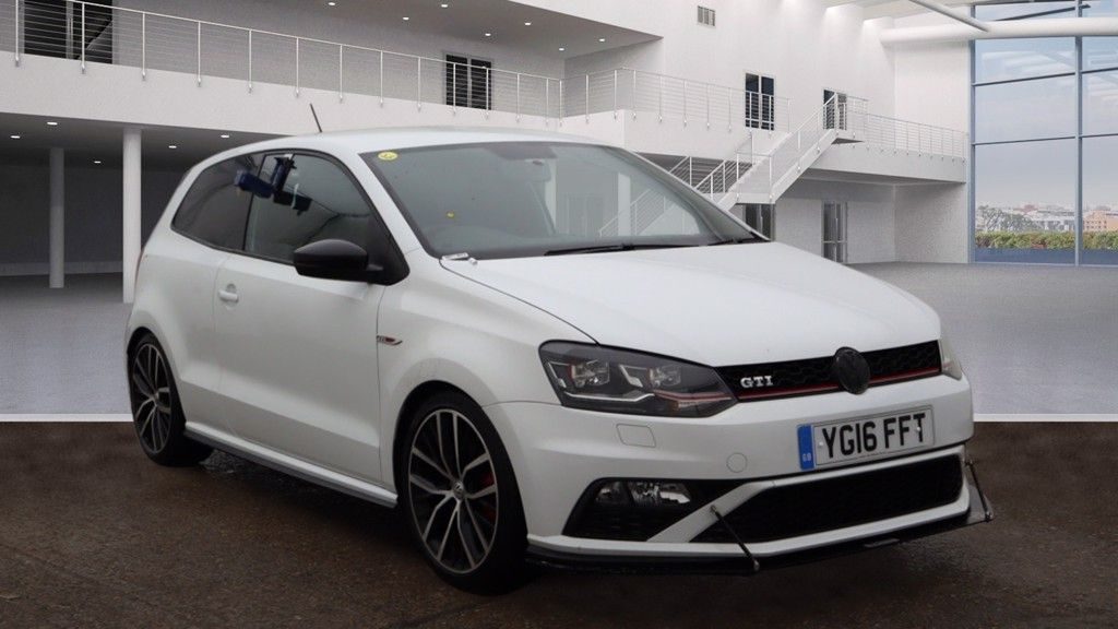 Used_2016_WHITE_VOLKSWAGEN_POLO_1
