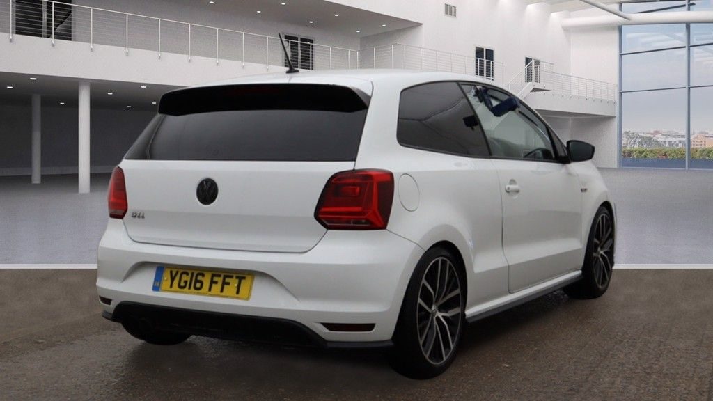 Used_2016_WHITE_VOLKSWAGEN_POLO_1