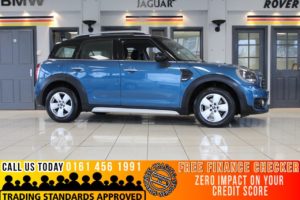 Used 2017 BLUE MINI COUNTRYMAN Hatchback 1.5 COOPER 5d 134 BHP (reg. 2017-10-31) for sale in Bramhall