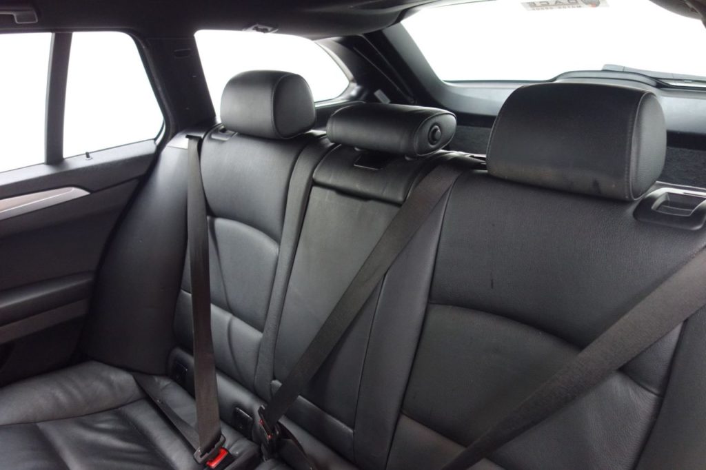 Used_2017_GREY_BMW_5-SERIES_2