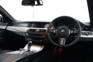 Used_2017_GREY_BMW_5-SERIES_2