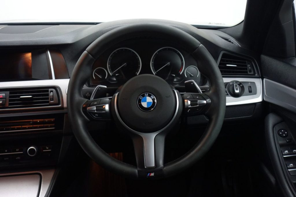 Used_2017_GREY_BMW_5-SERIES_2