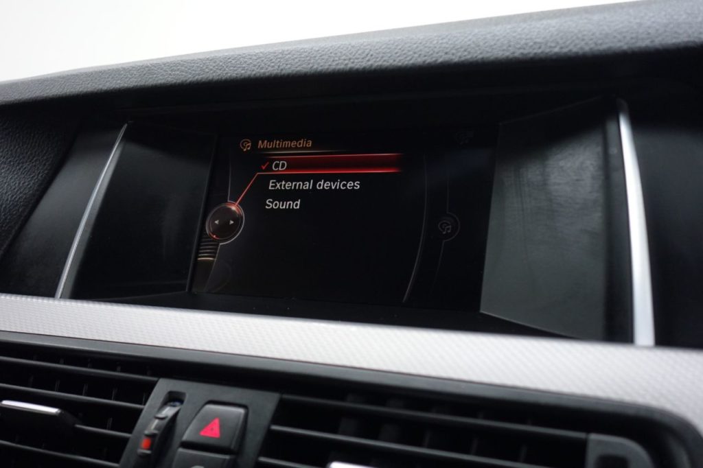 Used_2017_GREY_BMW_5-SERIES_2
