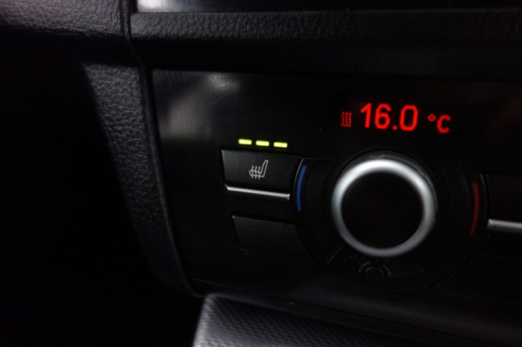 Used_2017_GREY_BMW_5-SERIES_2
