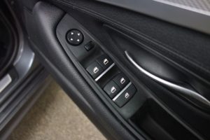 Used_2017_GREY_BMW_5-SERIES_2
