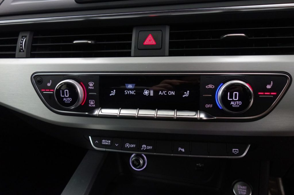 Used_2017_WHITE_AUDI_A4_1