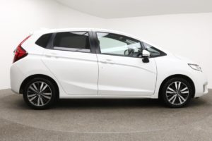 Used_2017_WHITE_HONDA_JAZZ_1