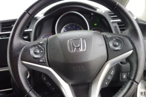 Used_2017_WHITE_HONDA_JAZZ_1