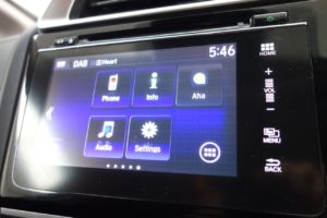 Used_2017_WHITE_HONDA_JAZZ_1