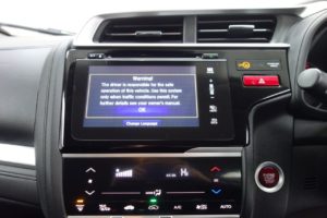 Used_2017_WHITE_HONDA_JAZZ_1