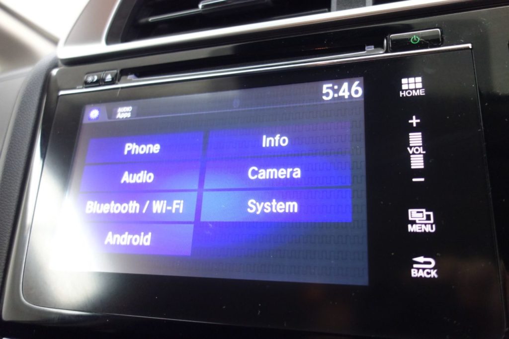 Used_2017_WHITE_HONDA_JAZZ_1