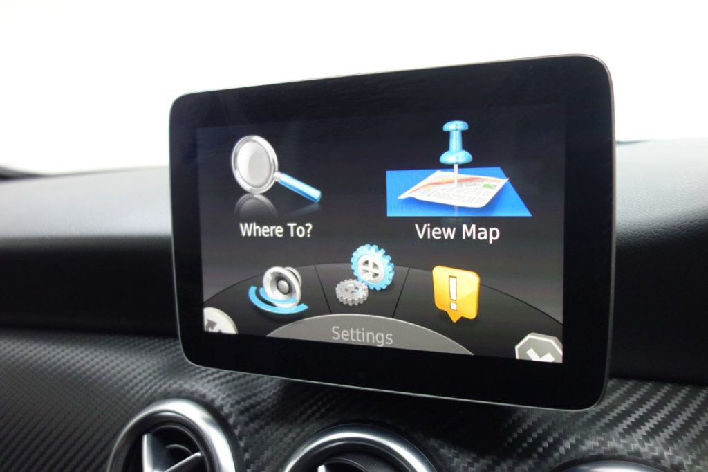 Used_2017_WHITE_MERCEDES-BENZ_A-CLASS_1
