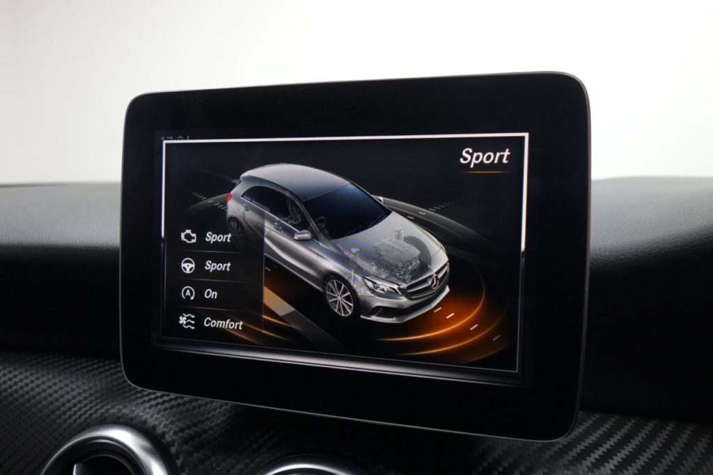 Used_2017_WHITE_MERCEDES-BENZ_A-CLASS_1