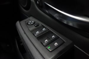 Used_2018_BLACK_BMW_2-SERIES_1