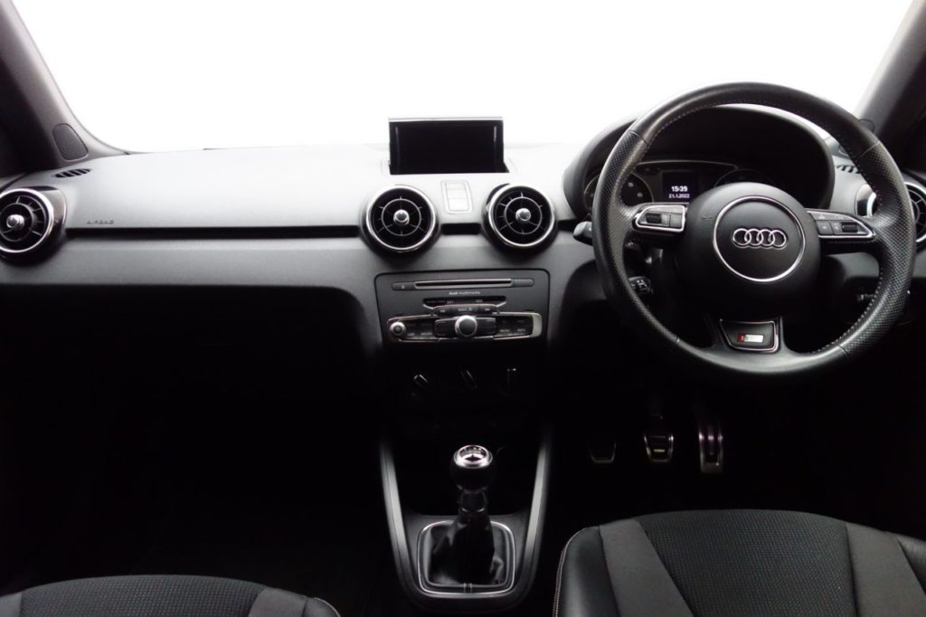 Used_2018_GREY_AUDI_A1_1
