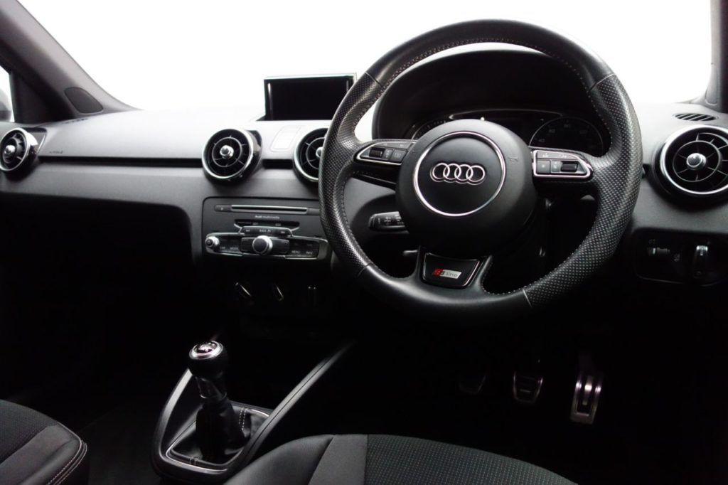 Used_2018_GREY_AUDI_A1_1