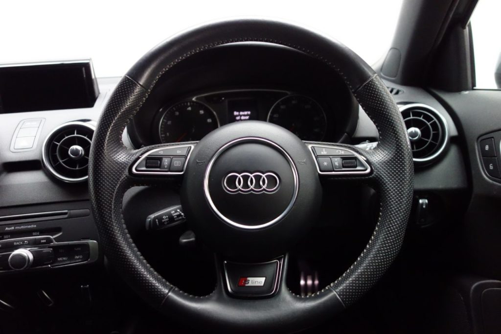 Used_2018_GREY_AUDI_A1_1