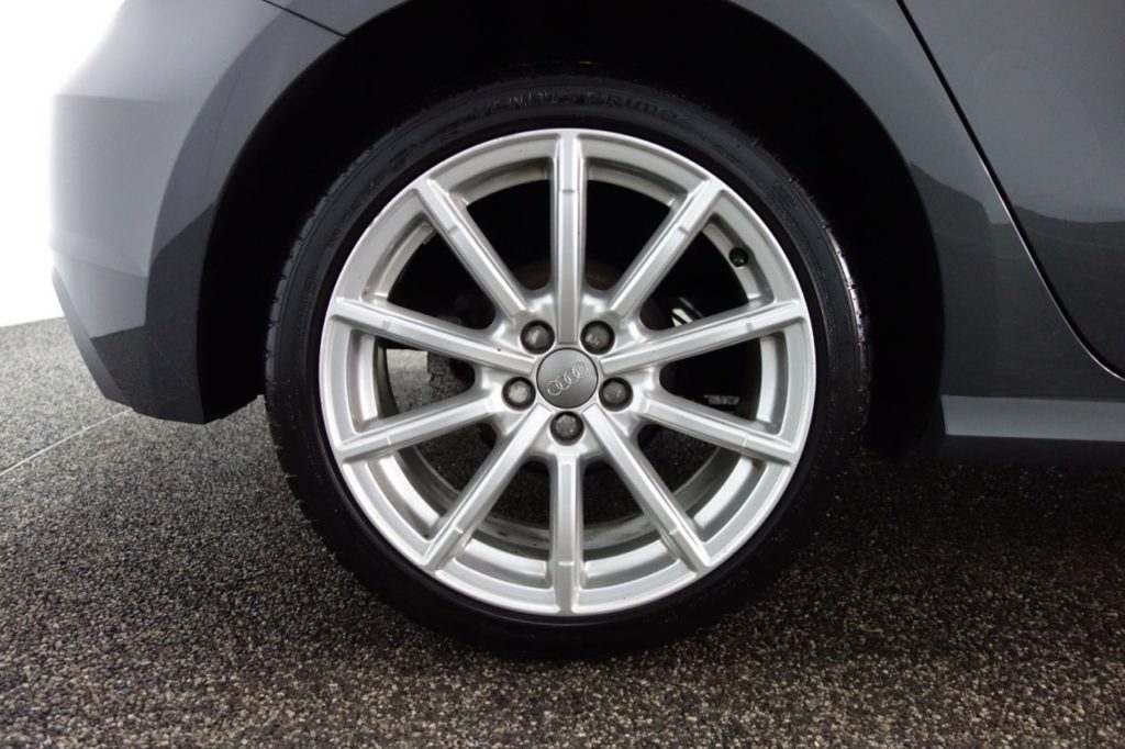 Used_2018_GREY_AUDI_A1_1