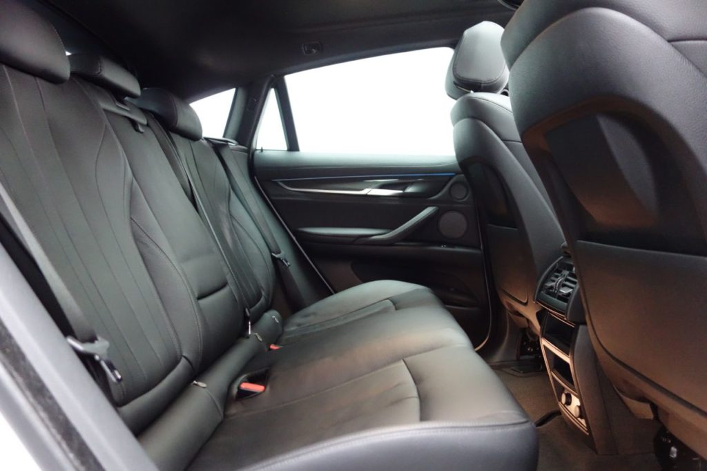 Used_2019_WHITE_BMW_X6_3