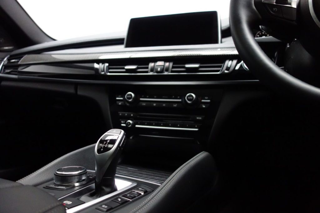 Used_2019_WHITE_BMW_X6_3