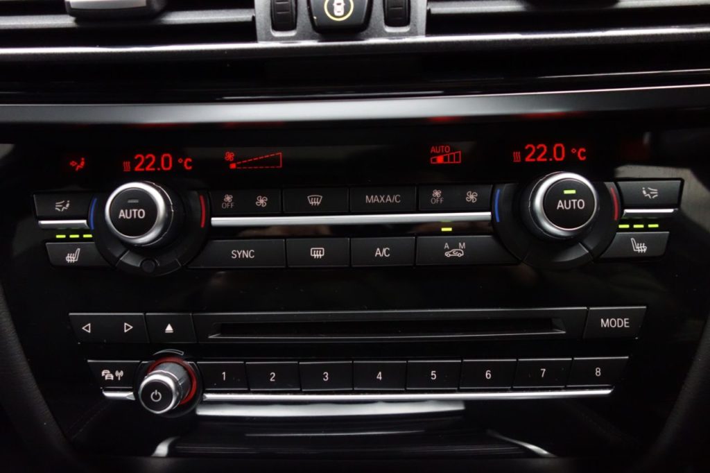 Used_2019_WHITE_BMW_X6_3