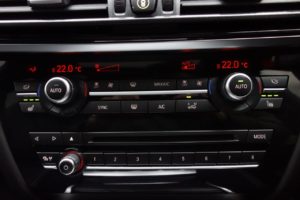 Used_2019_WHITE_BMW_X6_3