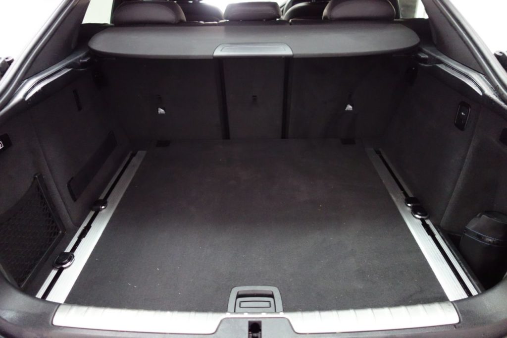 Used_2019_WHITE_BMW_X6_3