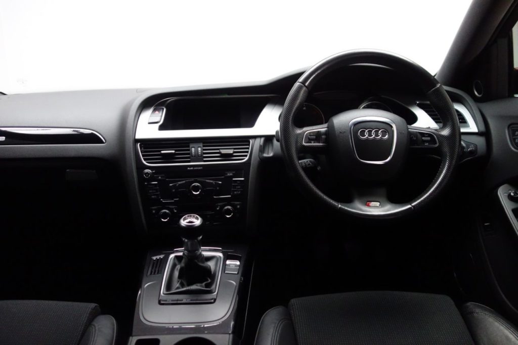 Used_2011_RED_AUDI_A4_3