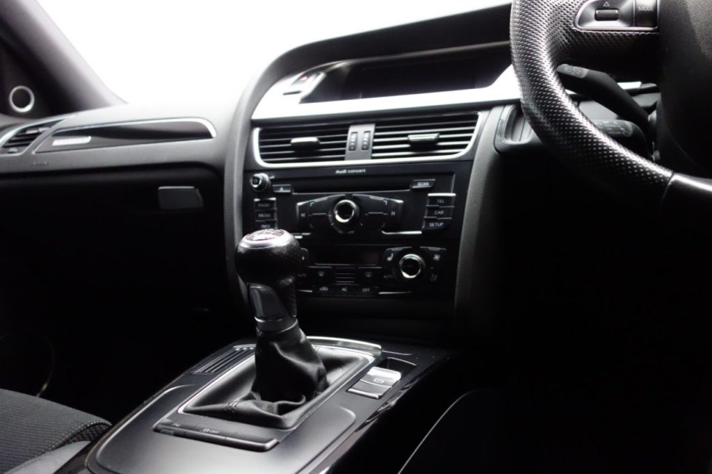 Used_2011_RED_AUDI_A4_3